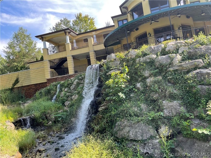 Exceptional vacant lot with beautiful direct water views located - photo 7