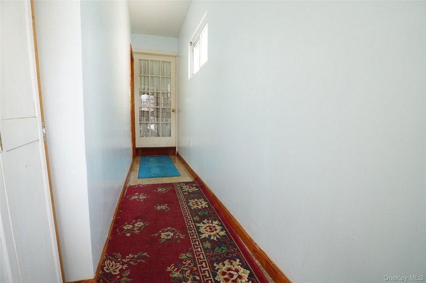 Two-family house located in Flushing, well-maintained, features - photo 2