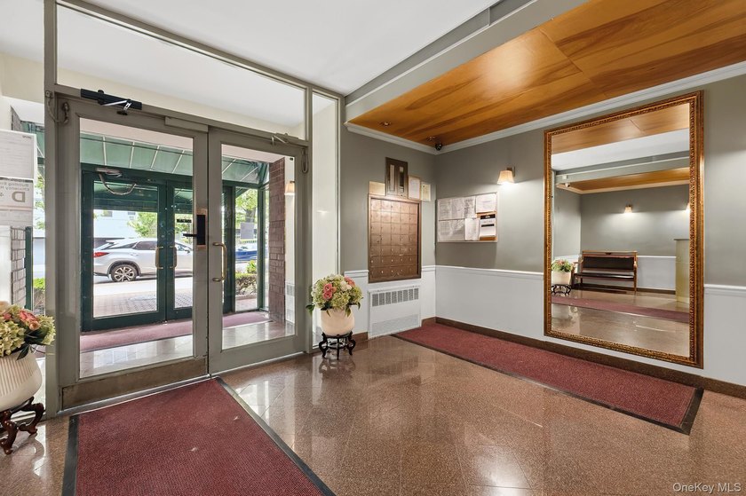 3220 Fairfield is a boutique condo built in 1989, located in - photo 20