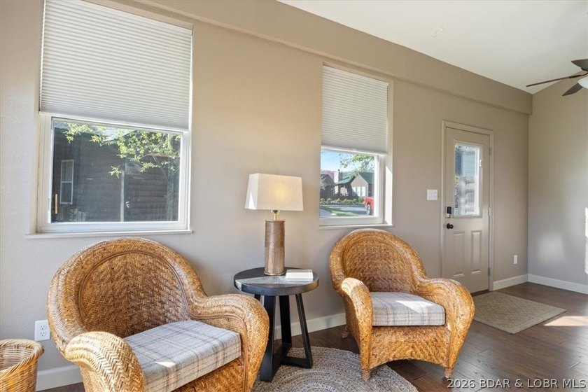 A unicorn! A THREE bedroom, TWO-AND-A-HALF bath golf cottage at - photo 2