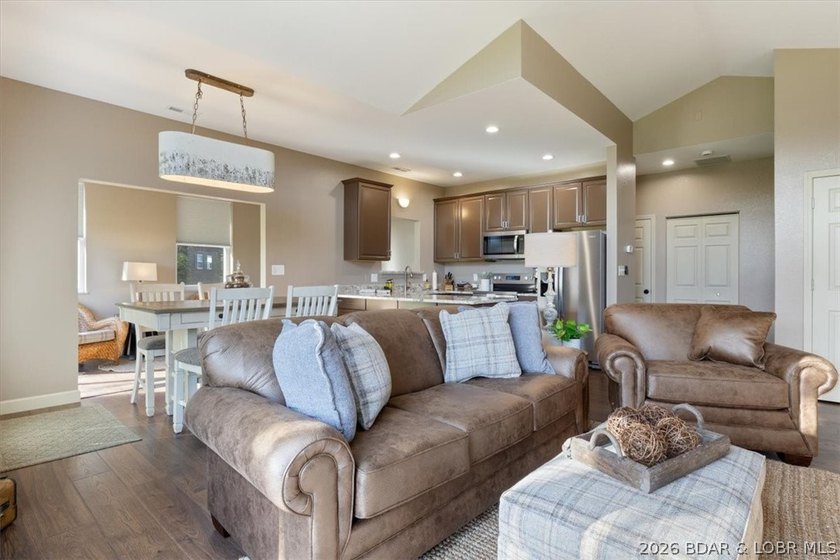 A unicorn! A THREE bedroom, TWO-AND-A-HALF bath golf cottage at - photo 3
