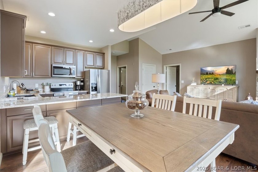 A unicorn! A THREE bedroom, TWO-AND-A-HALF bath golf cottage at - photo 7
