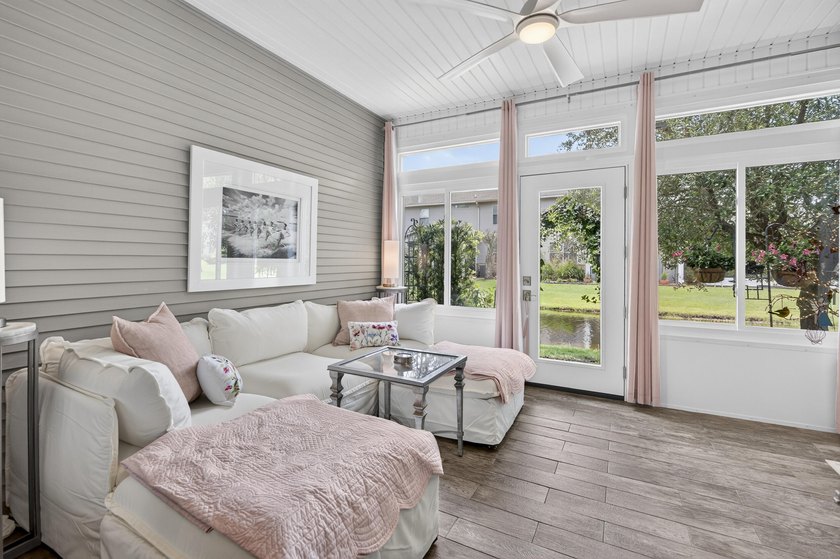 VALUE! This pristine 3-bedroom, 2.5-bath townhome offers over - photo 17