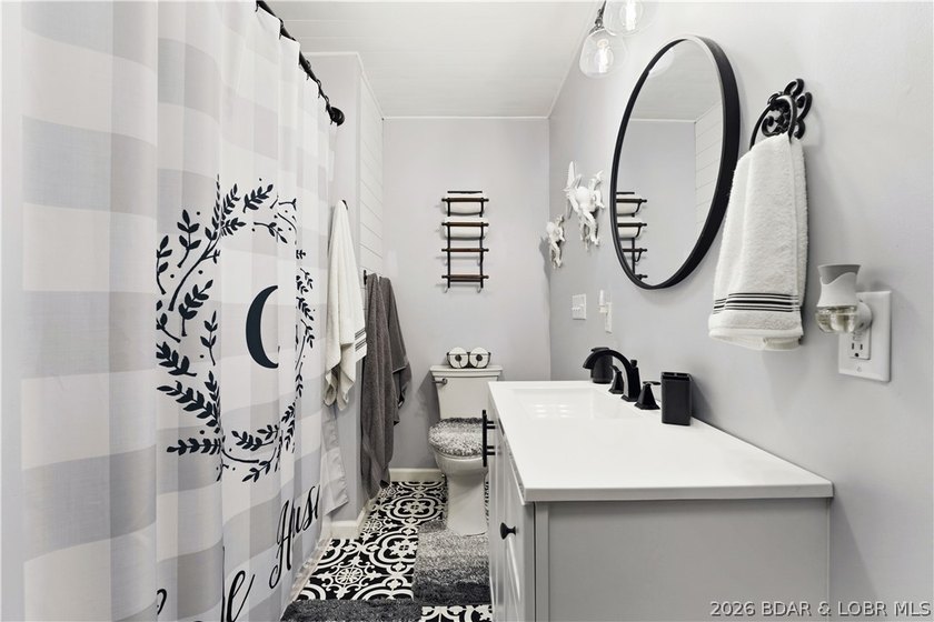 Perfectly located in the heart of Osage Beach, this beautifully - photo 20