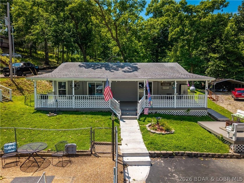 Perfectly located in the heart of Osage Beach, this beautifully - photo 30