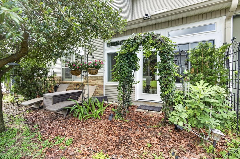 VALUE! This pristine 3-bedroom, 2.5-bath townhome offers over - photo 34