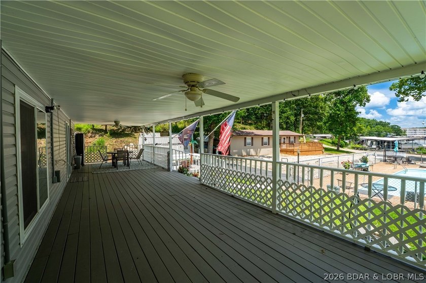 Perfectly located in the heart of Osage Beach, this beautifully - photo 44