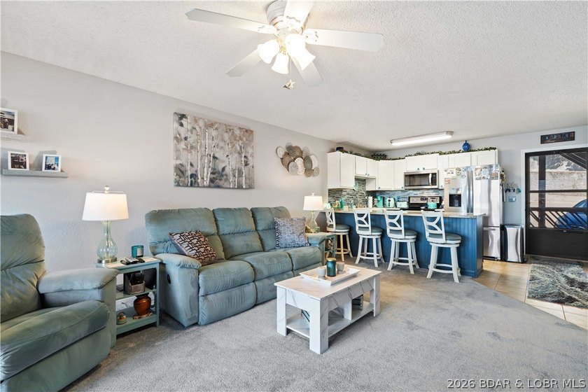 Motivated sellers! Experience the ultimate lakefront lifestyle - photo 5