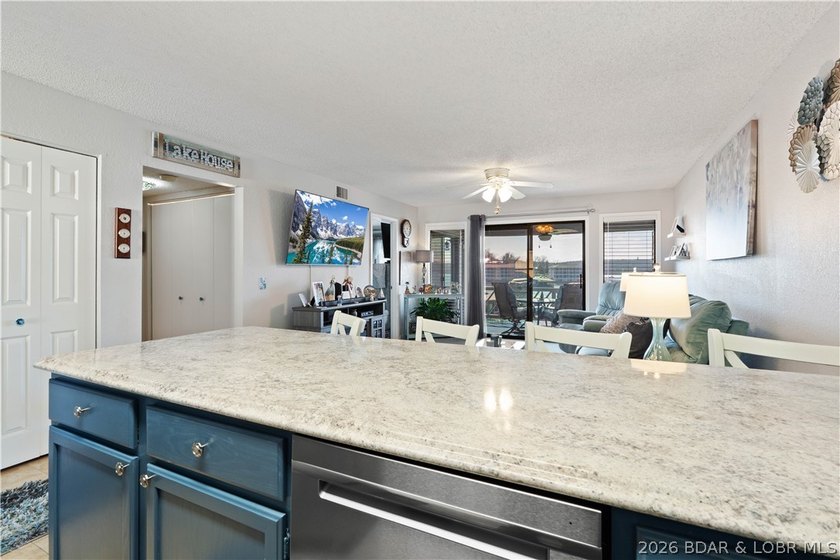 Motivated sellers! Experience the ultimate lakefront lifestyle - photo 10