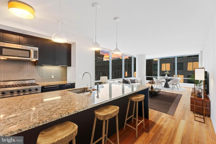 Luxury Living at The Ritz-Carlton Residences | Furnished | Prime - photo 3