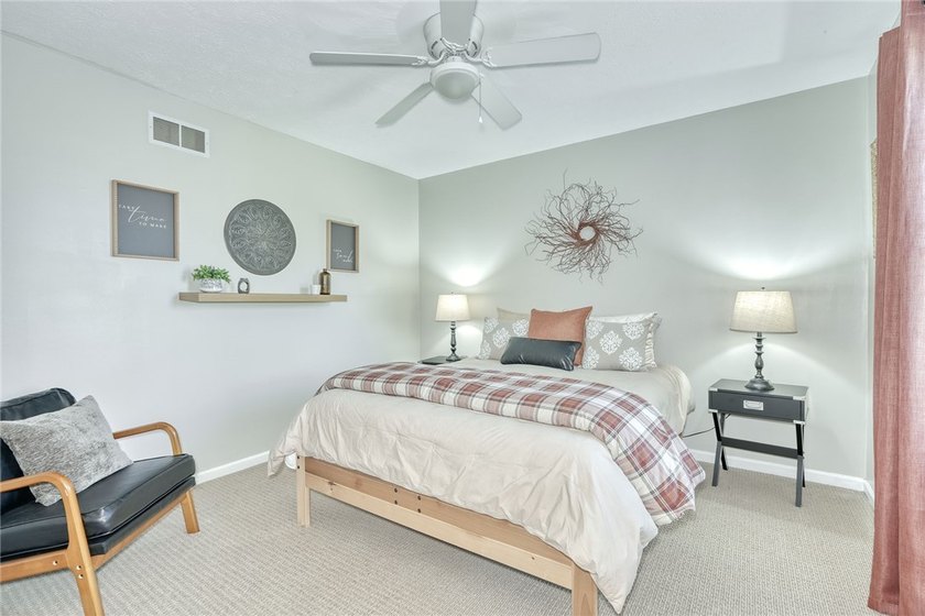 STYLE. SPACE. SERIOUS ENTERTAINING... inside &amp; out! This isn't a - photo 24