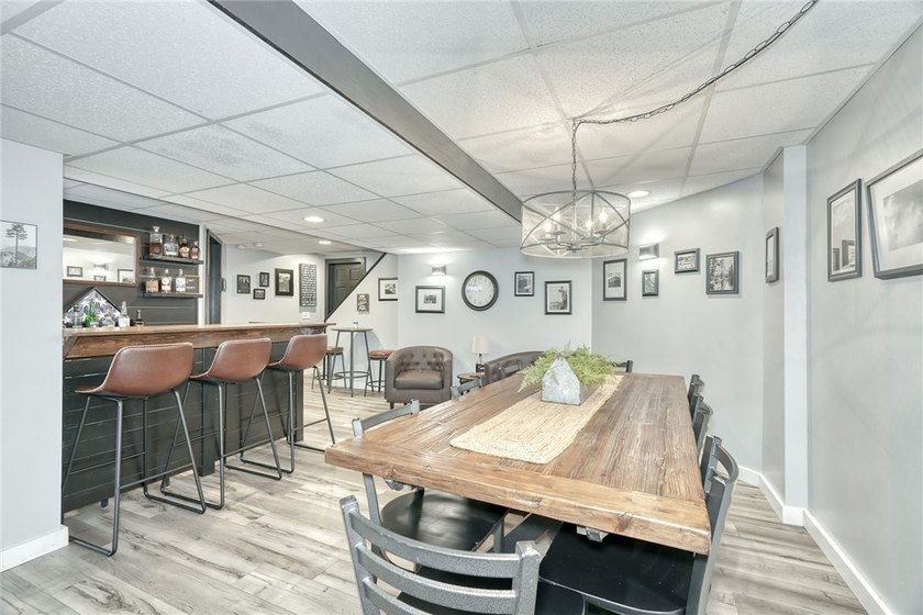 STYLE. SPACE. SERIOUS ENTERTAINING... inside &amp; out! This isn't a - photo 29