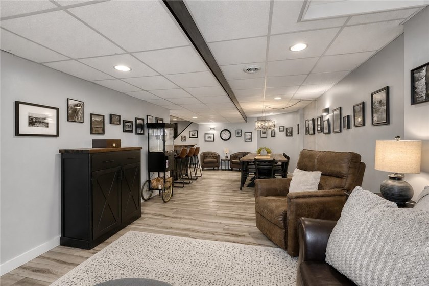 STYLE. SPACE. SERIOUS ENTERTAINING... inside &amp; out! This isn't a - photo 32