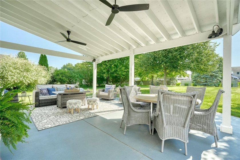 STYLE. SPACE. SERIOUS ENTERTAINING... inside &amp; out! This isn't a - photo 36