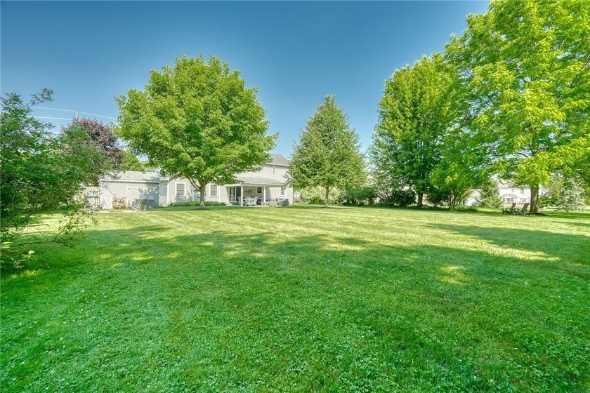 STYLE. SPACE. SERIOUS ENTERTAINING... inside &amp; out! This isn't a - photo 39