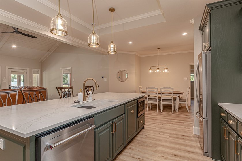 Lake Tawakoni Waterfront Living at Its Finest! Enjoy - photo 11