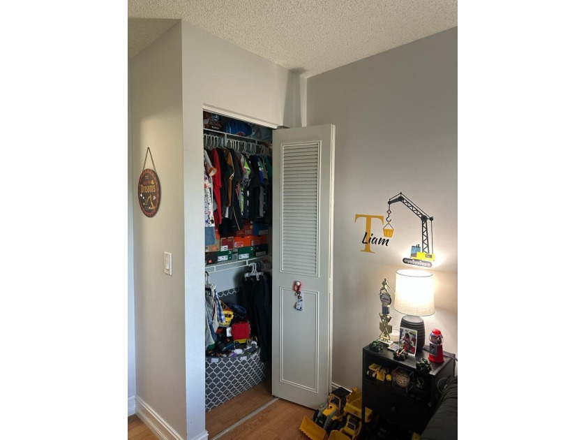 Beautiful corner unit condo in first floor 2-bed / 2-bath unit - photo 14