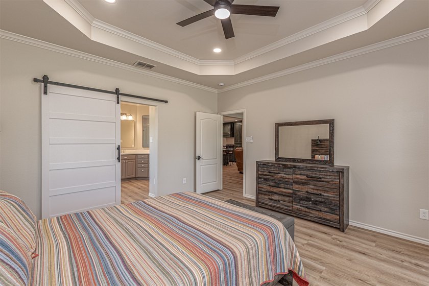 Lake Tawakoni Waterfront Living at Its Finest! Enjoy - photo 17