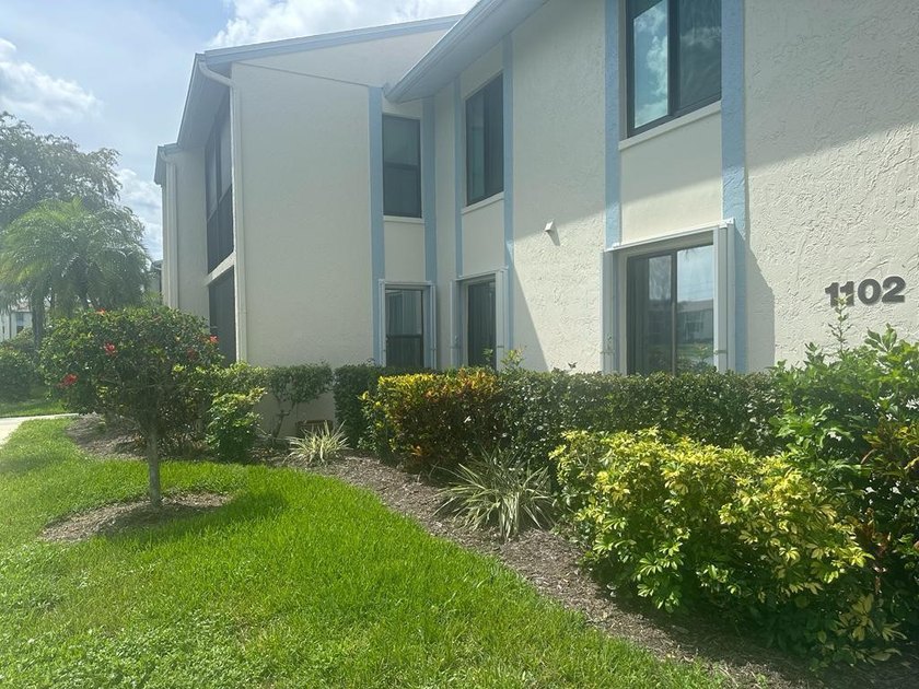 Beautiful corner unit condo in first floor 2-bed / 2-bath unit - photo 28