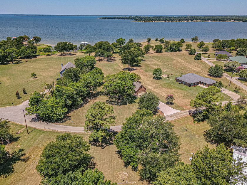Lake Tawakoni Waterfront Living at Its Finest! Enjoy - photo 35
