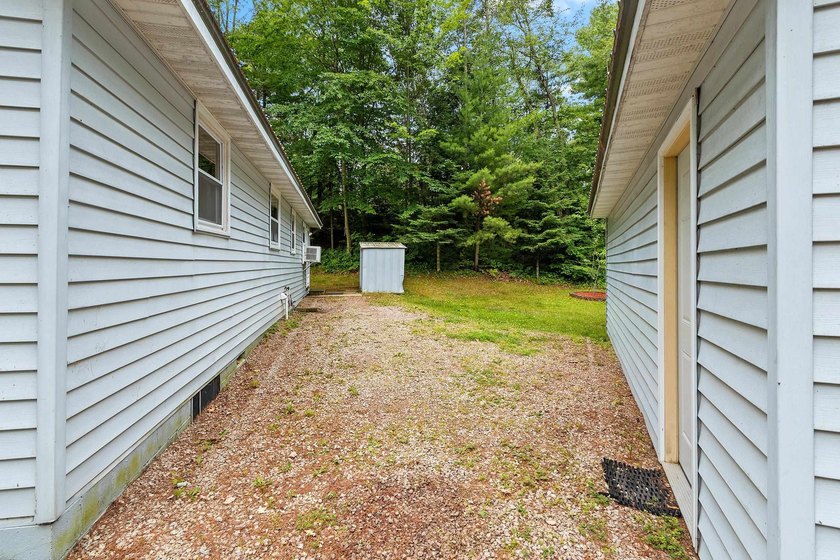 Welcome to your waterfront escape on scenic Lee Lake! Enjoy 238 - photo 37