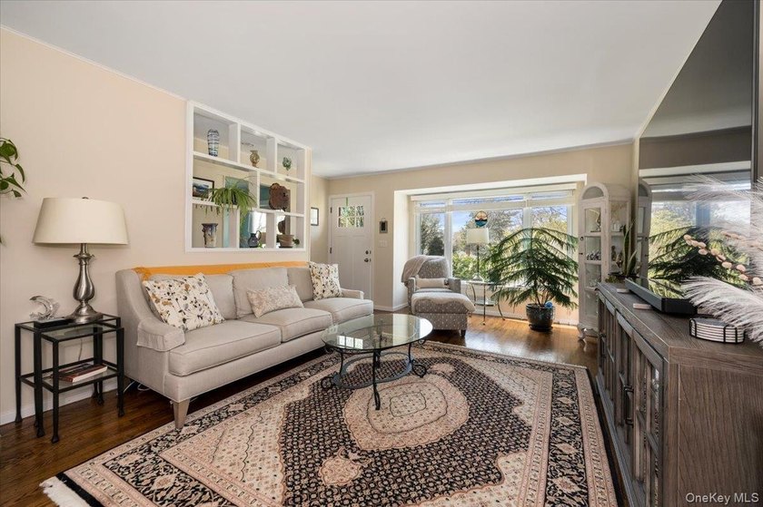 Just right on every front: super tasteful, renovated 3 bedroom 1 - photo 2