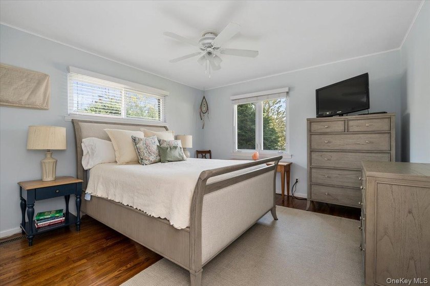 Just right on every front: super tasteful, renovated 3 bedroom 1 - photo 10