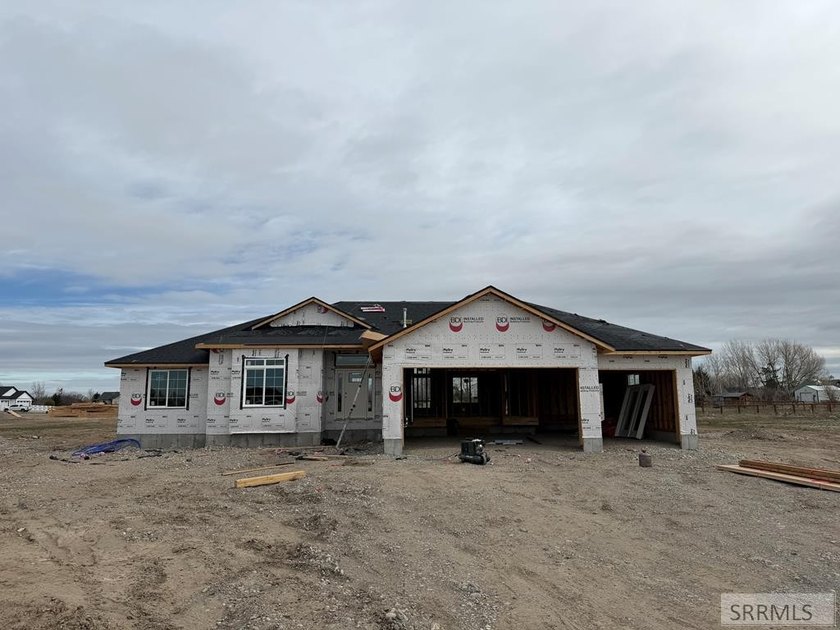 New construction home on a one acre lot in a beautiful part of - photo 2