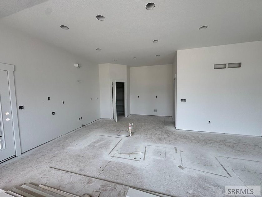 New construction home on a one acre lot in a beautiful part of - photo 5
