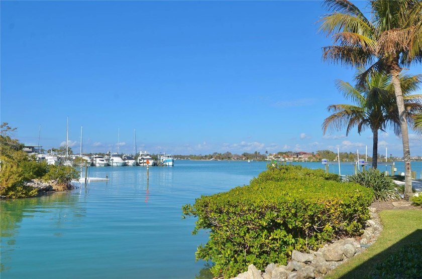 One or more photo(s) has been virtually staged. VENICE ISLAND - photo 8