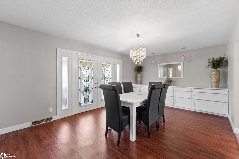 Enjoy the best of country-style living with the convenience of - photo 11