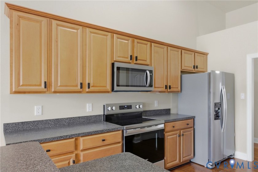 Welcome to 7900 Glendale Estates Dr, a beautifully renovated - photo 15