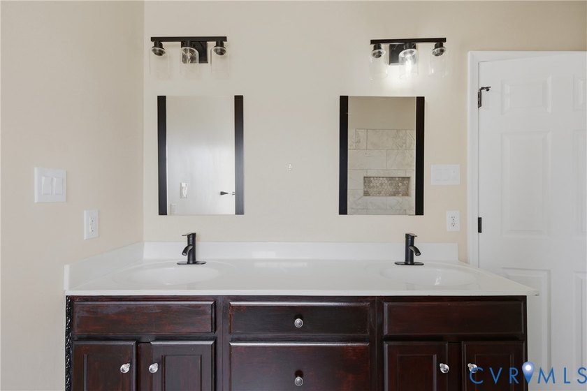 Welcome to 7900 Glendale Estates Dr, a beautifully renovated - photo 22