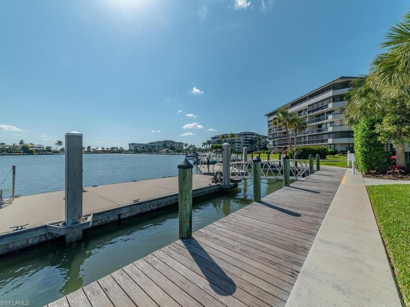 Beautiful beachfront condo overlooking the white sands of Marco - photo 27