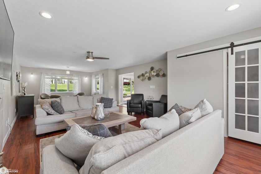 Enjoy the best of country-style living with the convenience of - photo 27
