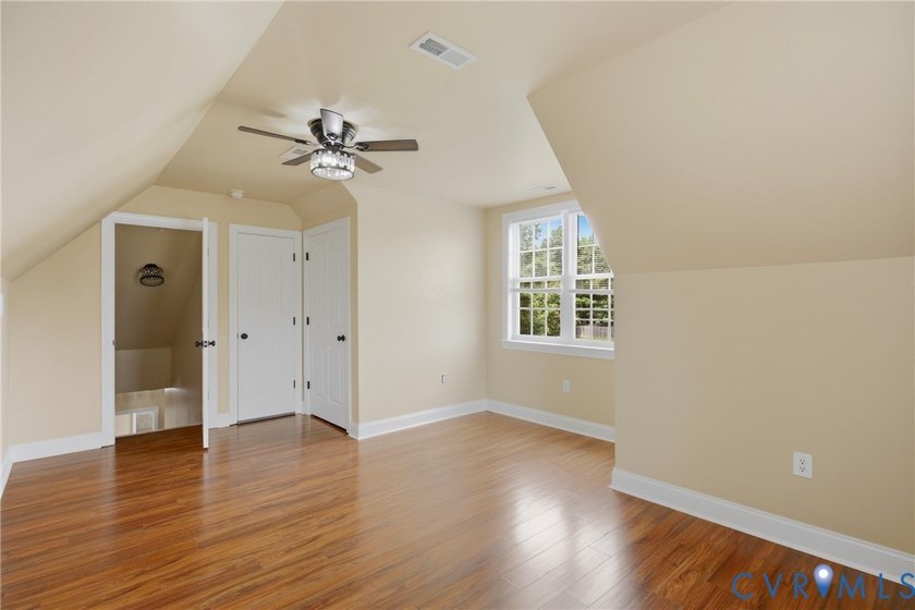 Welcome to 7900 Glendale Estates Dr, a beautifully renovated - photo 29