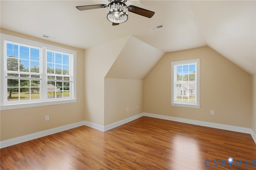 Welcome to 7900 Glendale Estates Dr, a beautifully renovated - photo 32