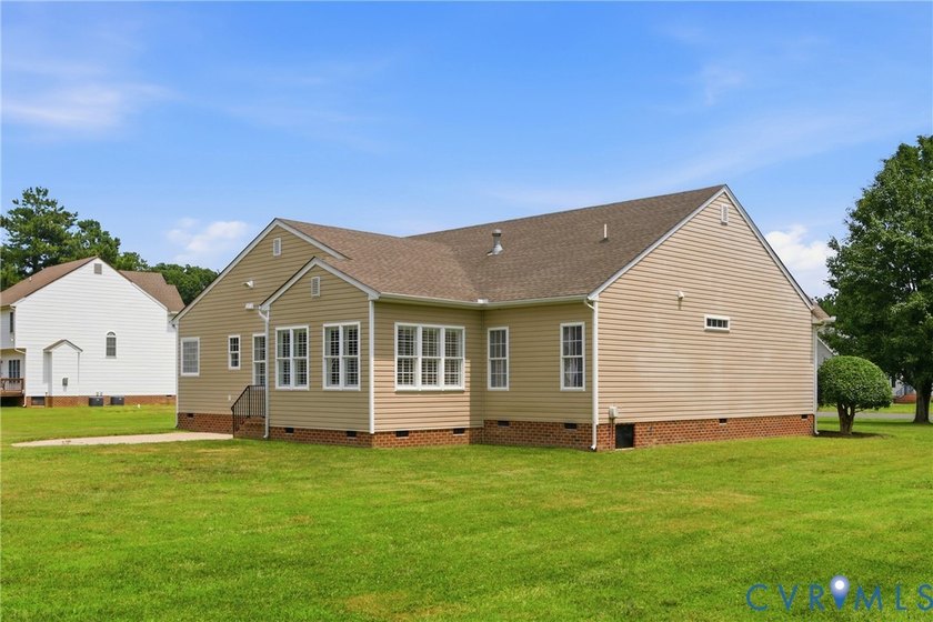 Welcome to 7900 Glendale Estates Dr, a beautifully renovated - photo 37