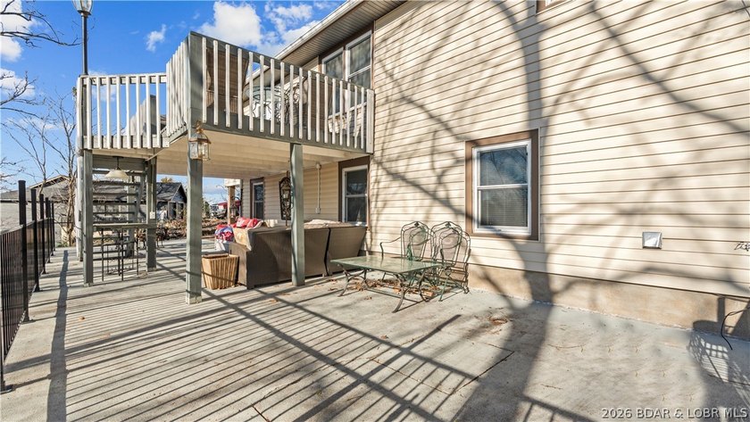 Charming 2 Bed, 2 Bath Lakeview Home - Fully Furnished &amp; Move-In - photo 7