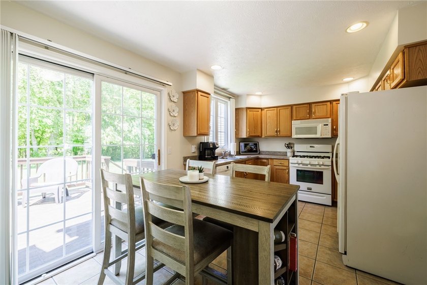 Lovingly maintained by the same owners for 19 years, this - photo 7