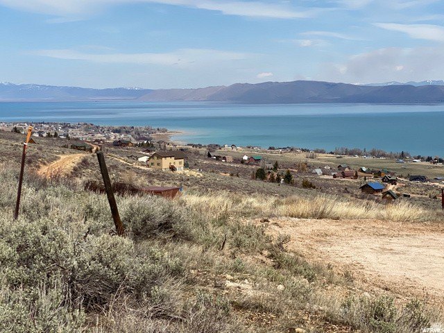 Large 1.08-acre beautiful building lot with amazing lake &amp; - photo 11