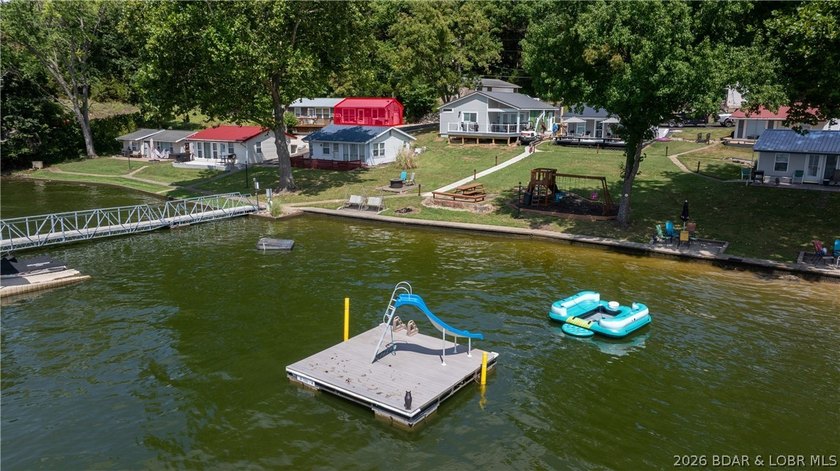 Lake views and easy lake living await! This 2-bedroom, 1-bath - photo 3