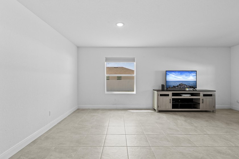 Stunning 2024-built Palmera model featuring a highly - photo 15