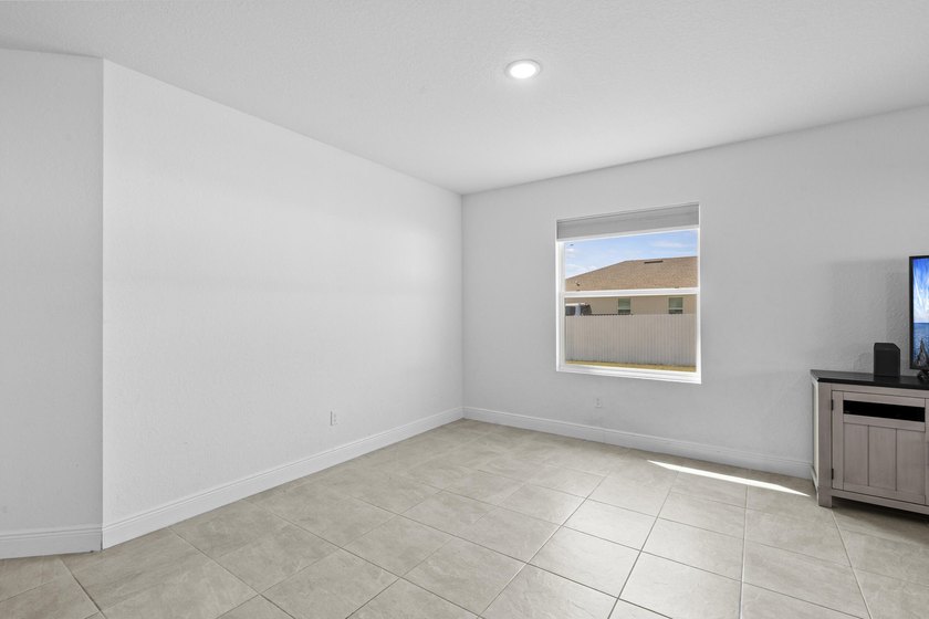 Stunning 2024-built Palmera model featuring a highly - photo 16