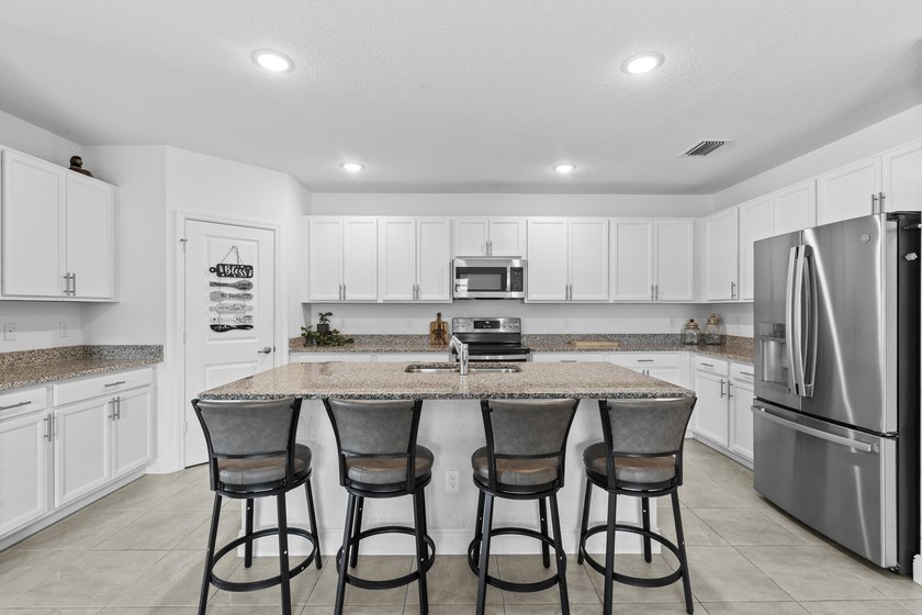 Stunning 2024-built Palmera model featuring a highly - photo 17