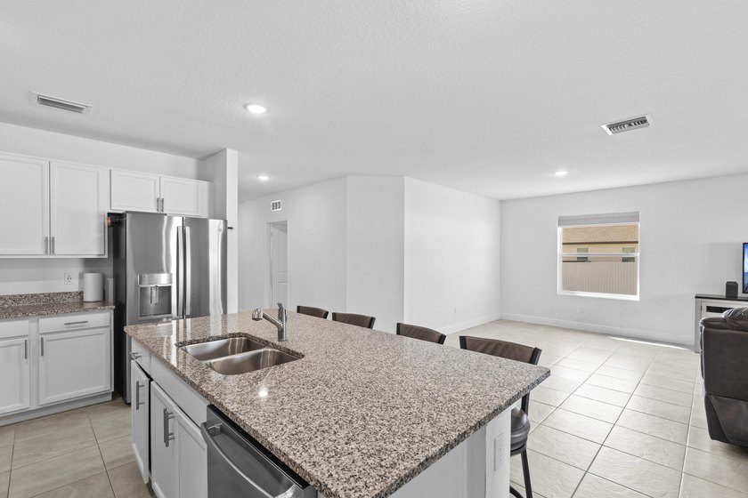 Stunning 2024-built Palmera model featuring a highly - photo 19