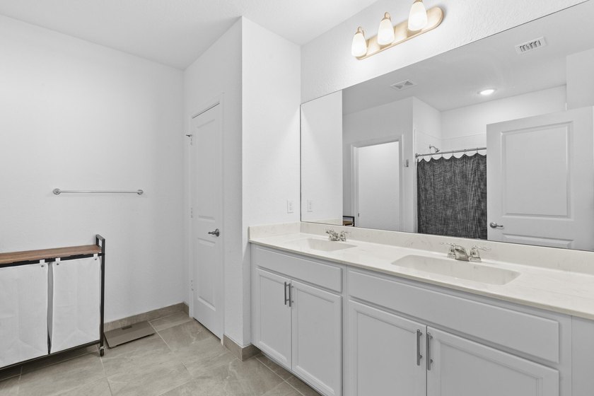Stunning 2024-built Palmera model featuring a highly - photo 33