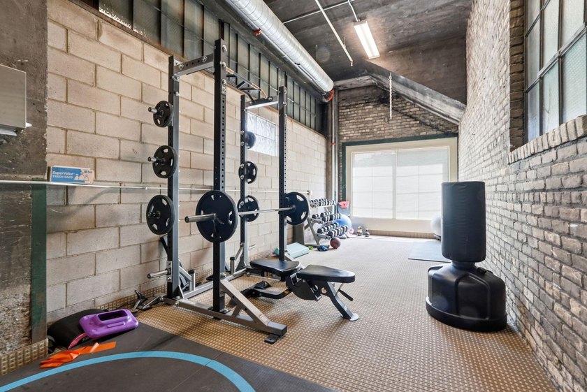 This is exactly what North Loop loft living should feel like - photo 34