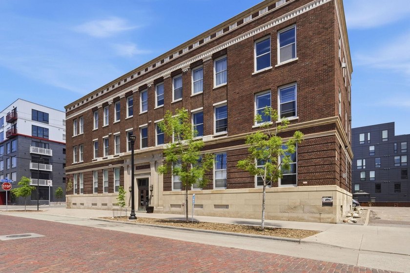 This is exactly what North Loop loft living should feel like - photo 40