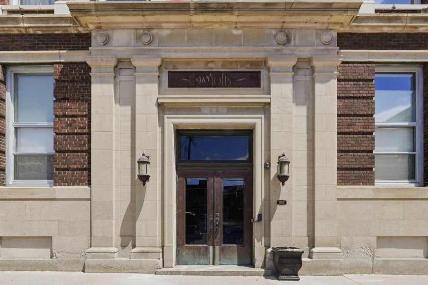This is exactly what North Loop loft living should feel like - photo 41